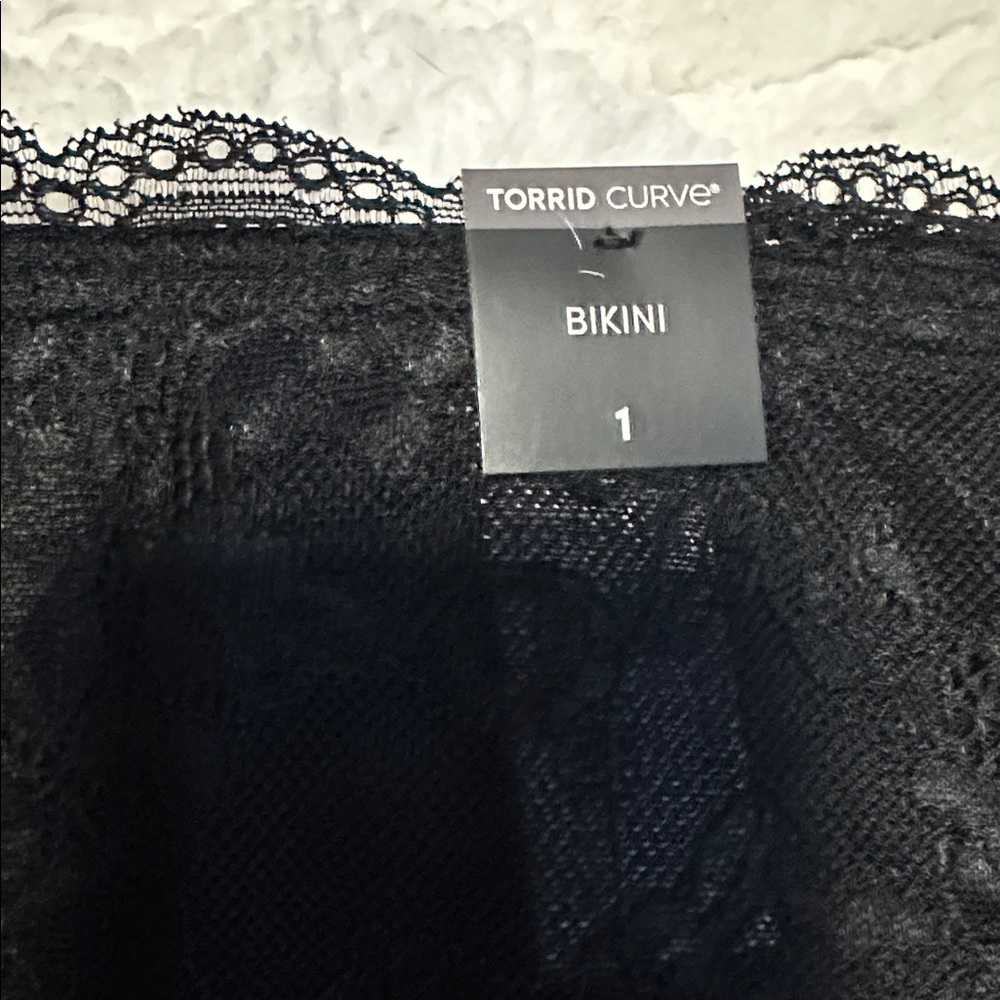 Torrid - Picture 3 of 4